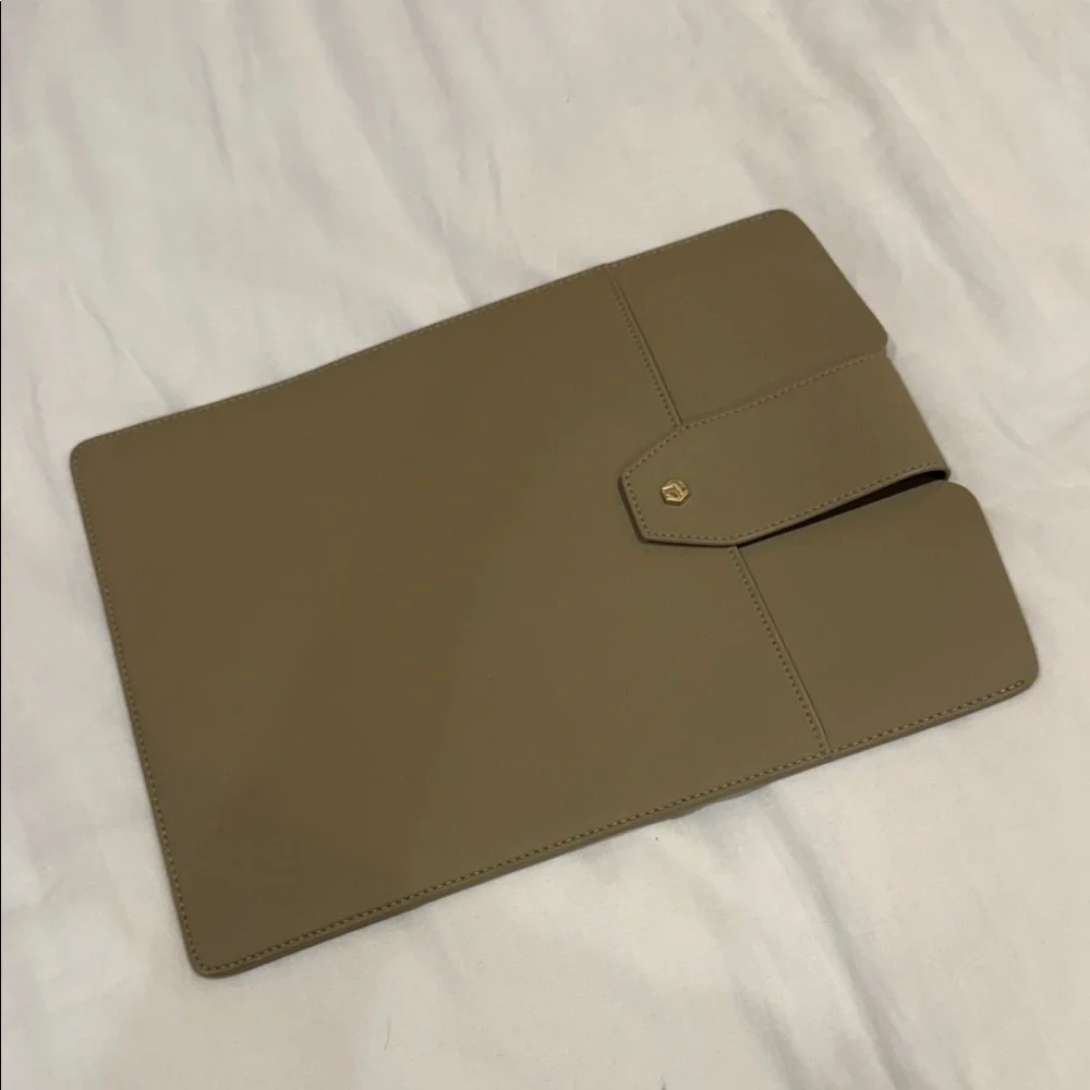 Neutral Tan Leather Laptop/iPad Sleeve
